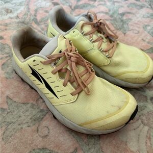 Altra Light Yellow Athletic Shoes with Peach Laces